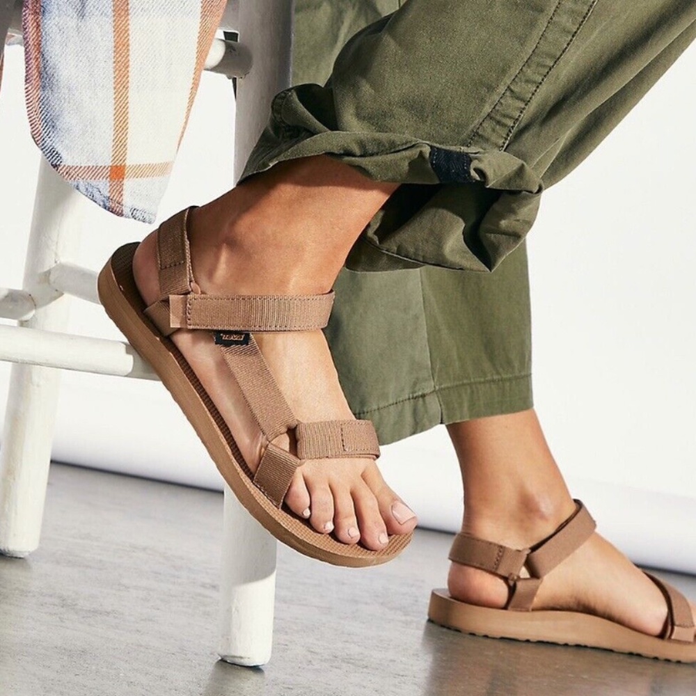 Women’s Teva Original Universal Sandals - Sand Dune, Size 10